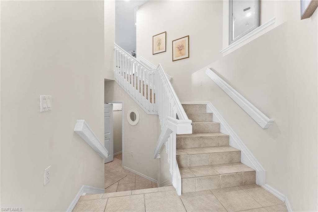 3916 Forest Glen Blvd 201, Naples, FL 34114-38