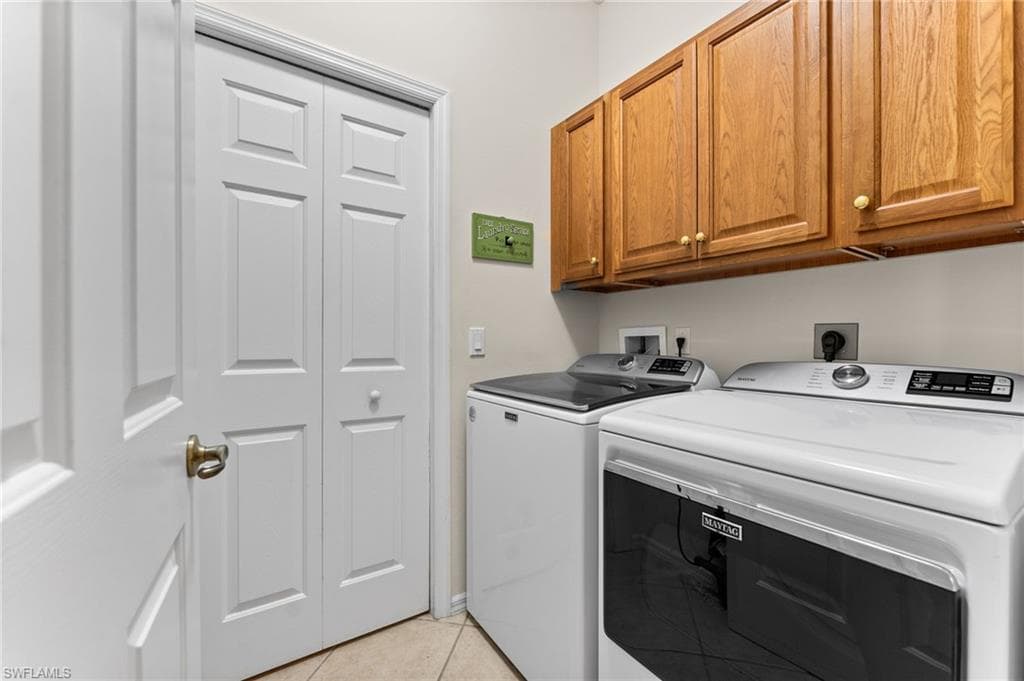3916 Forest Glen Blvd 201, Naples, FL 34114-39