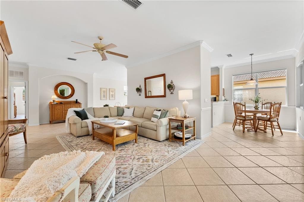 3916 Forest Glen Blvd 201, Naples, FL 34114-8