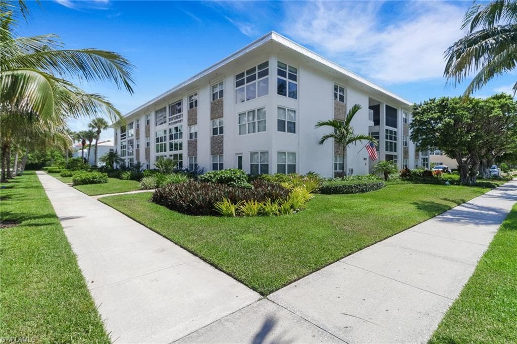 1021 3rd St S 306, Naples, FL 34102-3