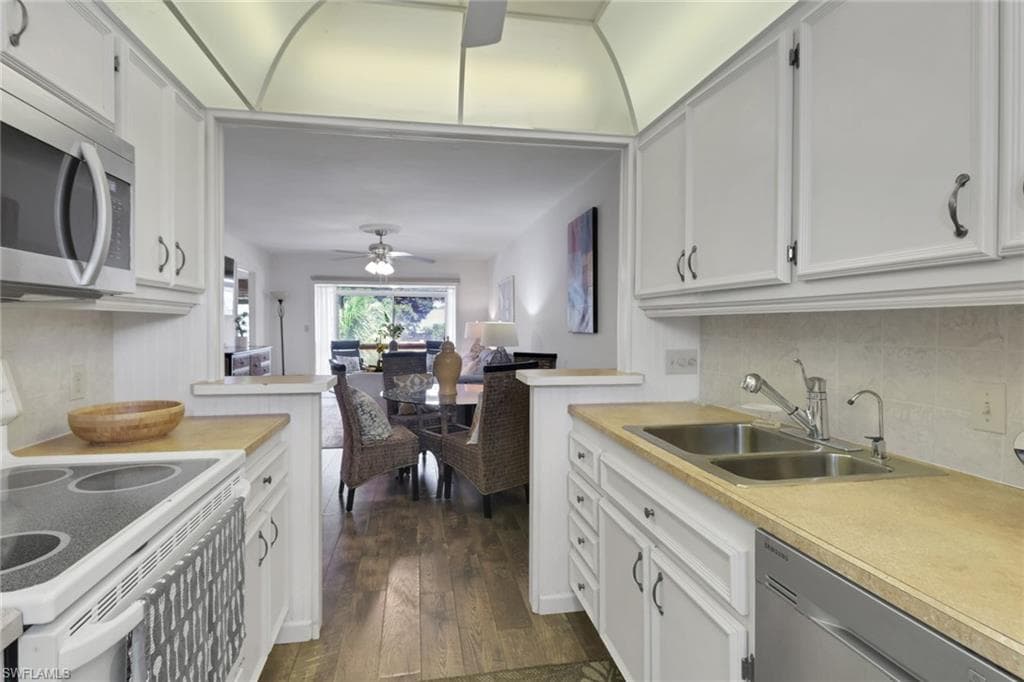 1021 3rd St S 306, Naples, FL 34102-8