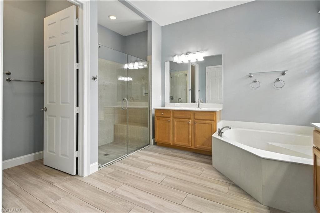 1479 Palma Blanca Ct, Naples, FL 34119-20