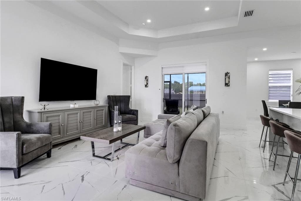 3835 39th Ave NE, Naples, FL 34120-5
