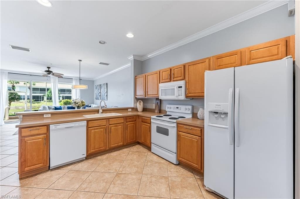960 Hampton Cir 80, Naples, FL 34105-5