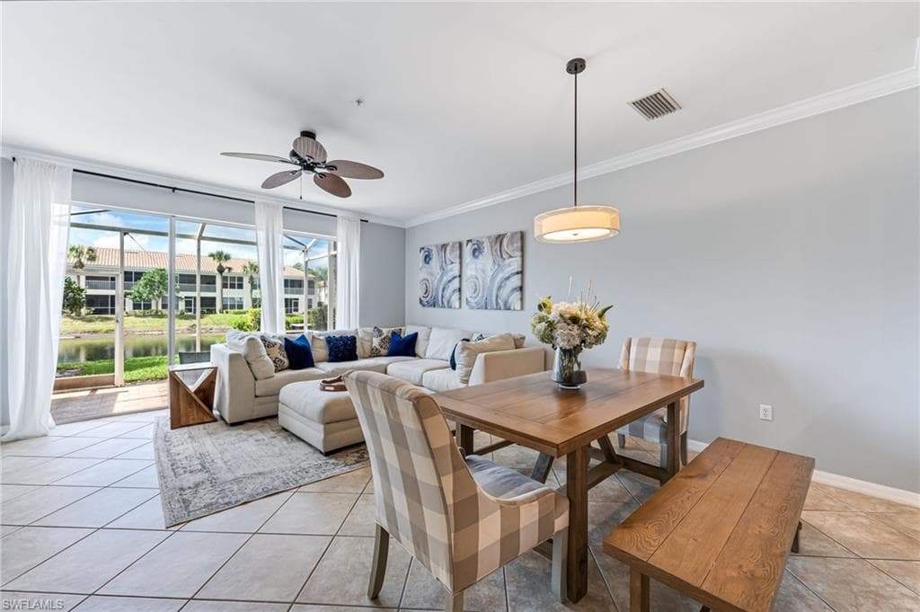 960 Hampton Cir 80, Naples, FL 34105-7