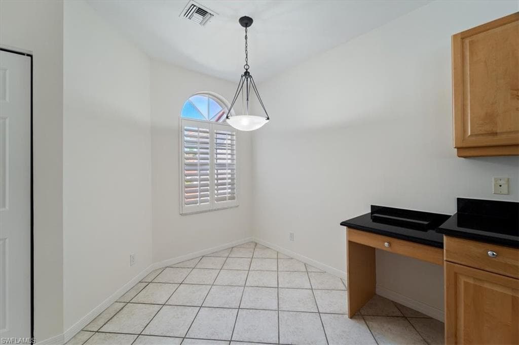 1580 Clermont Dr L202, Naples, FL 34109-14