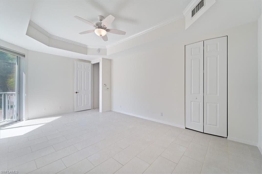 1580 Clermont Dr L202, Naples, FL 34109-18