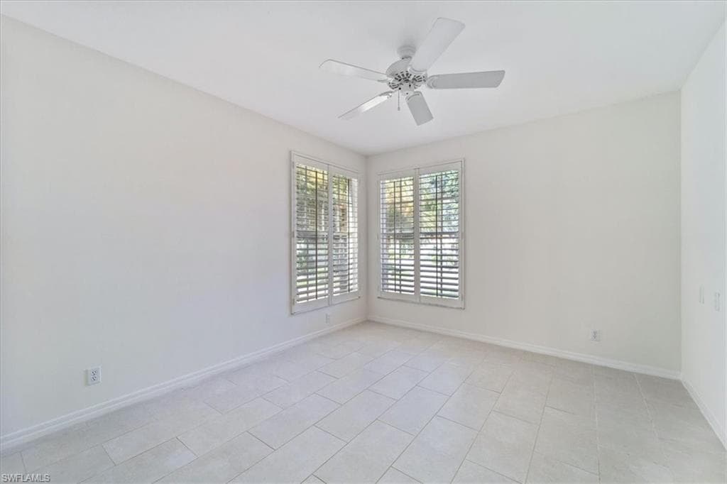 1580 Clermont Dr L202, Naples, FL 34109-25