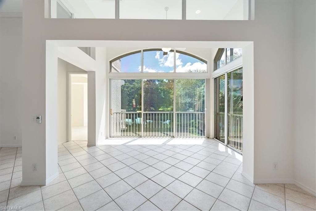 1580 Clermont Dr L202, Naples, FL 34109-27