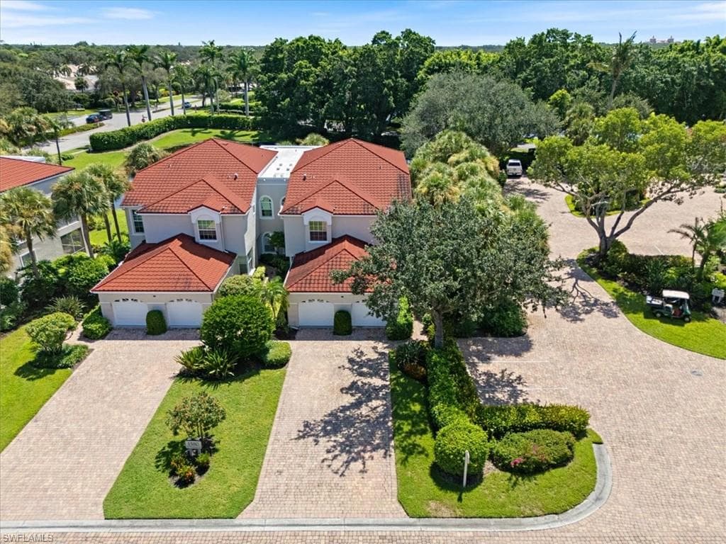 1580 Clermont Dr L202, Naples, FL 34109-2