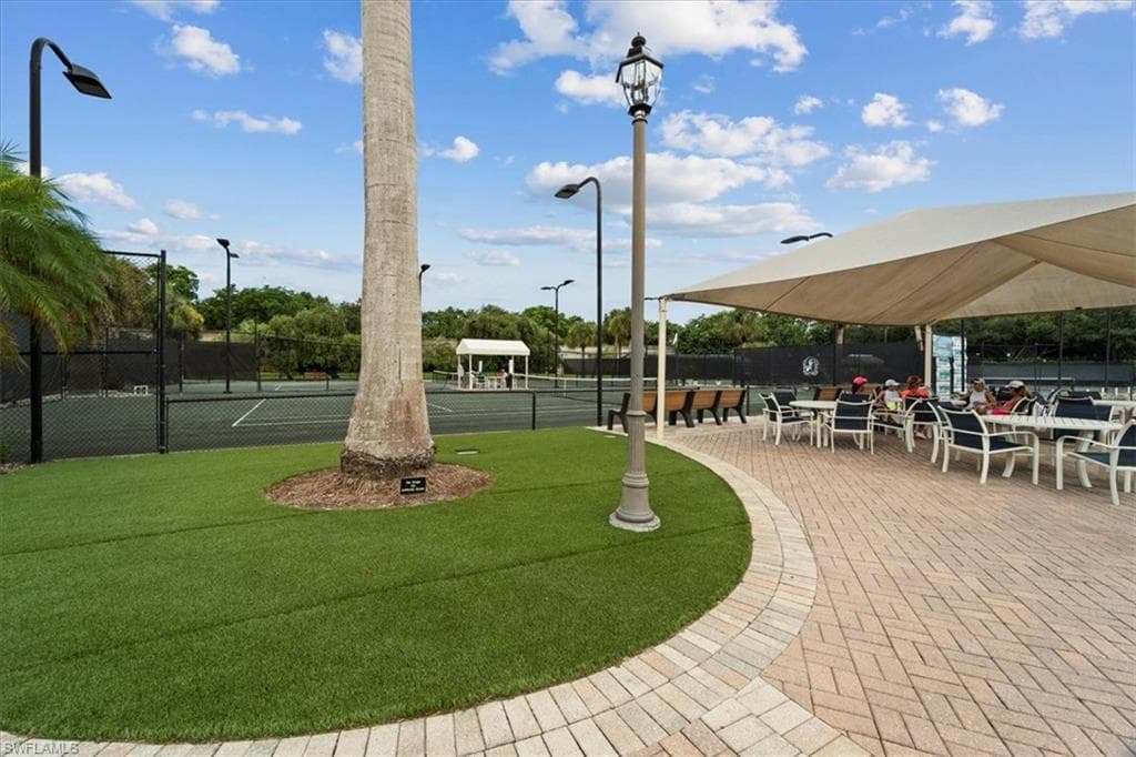 1580 Clermont Dr L202, Naples, FL 34109-46