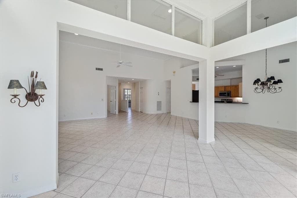 1580 Clermont Dr L202, Naples, FL 34109-8