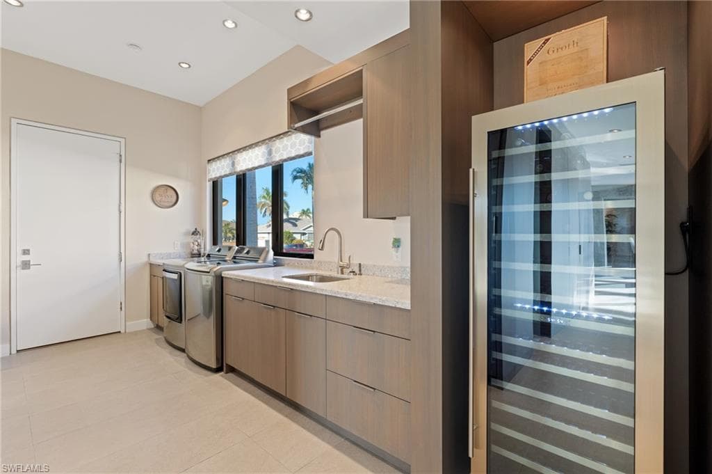 821 Magnolia Ct, Marco Island, FL 34145-29