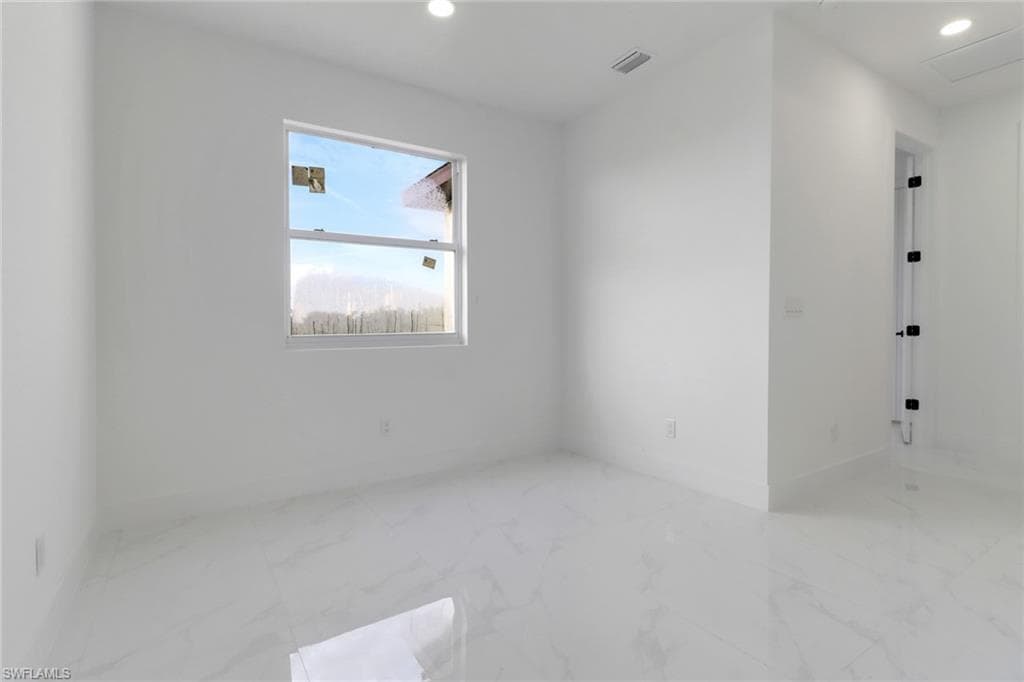 4007 19th St SW, Lehigh Acres, FL 33976-14