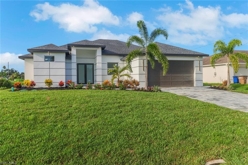 4007 19th St SW, Lehigh Acres, FL 33976-1