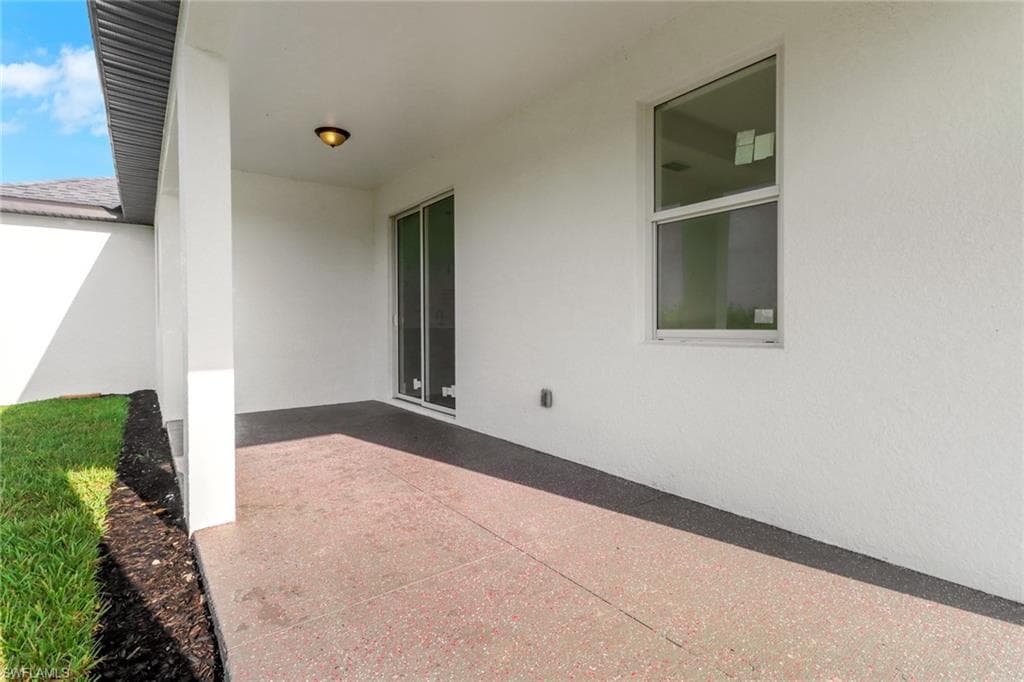 4007 19th St SW, Lehigh Acres, FL 33976-25
