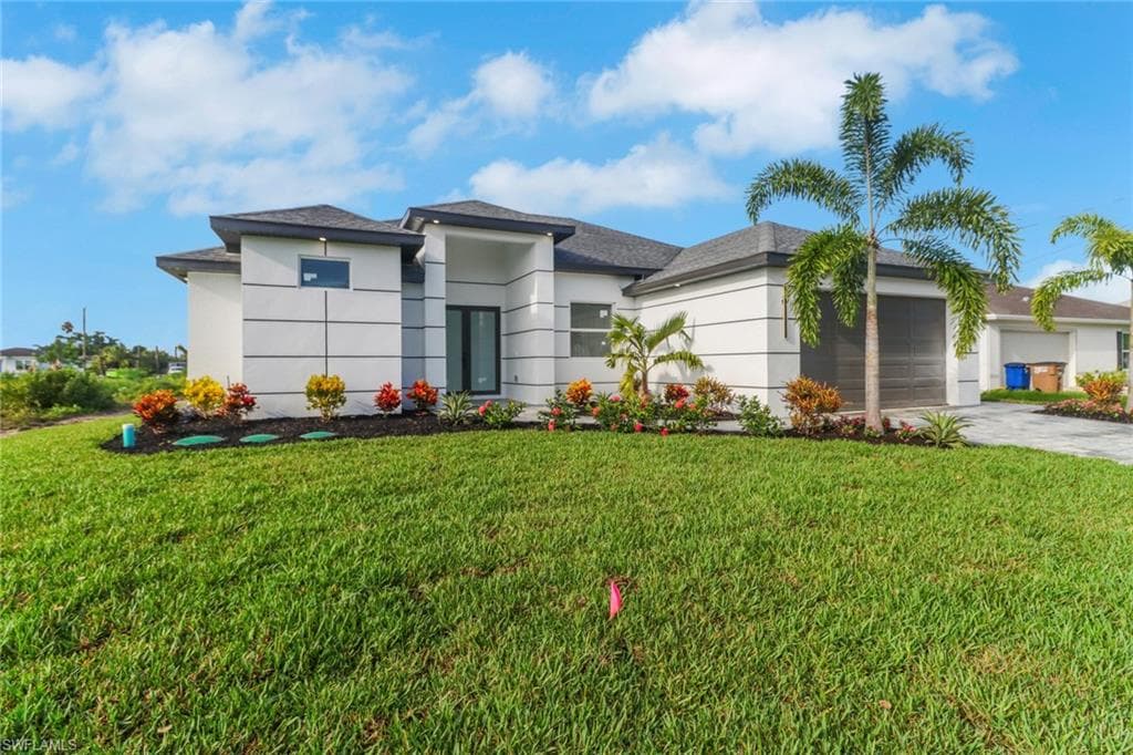 4007 19th St SW, Lehigh Acres, FL 33976-3