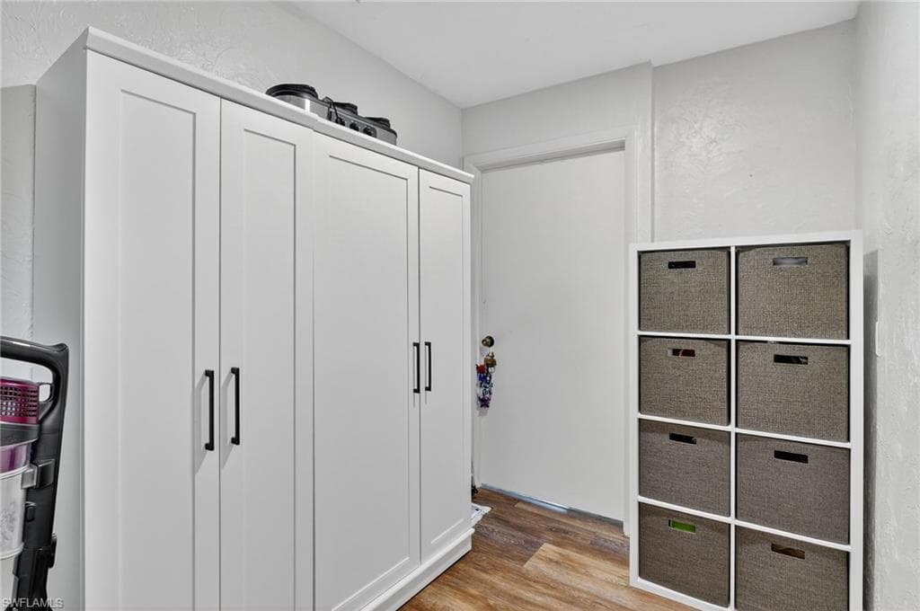 6005 Hollow Dr, Naples, FL 34112-10