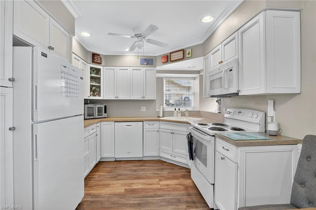 6005 Hollow Dr, Naples, FL 34112-16
