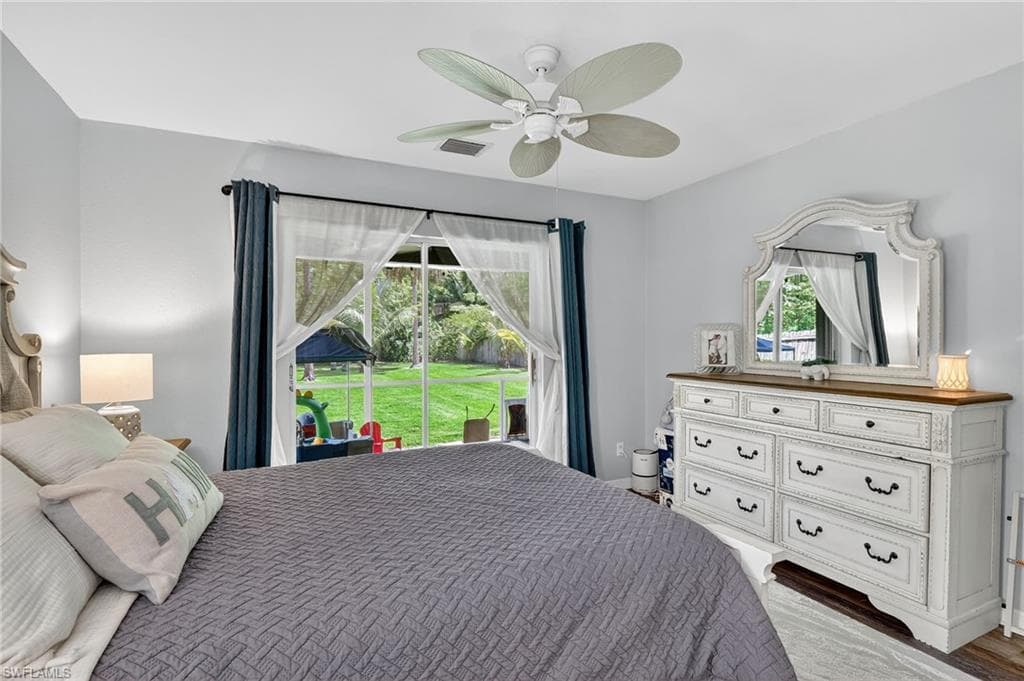 6005 Hollow Dr, Naples, FL 34112-20
