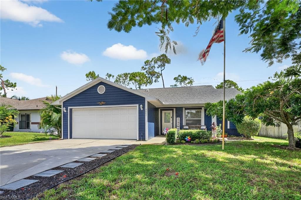 6005 Hollow Dr, Naples, FL 34112-4