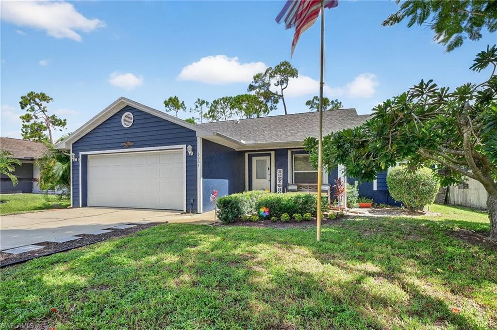 6005 Hollow Dr, Naples, FL 34112-5
