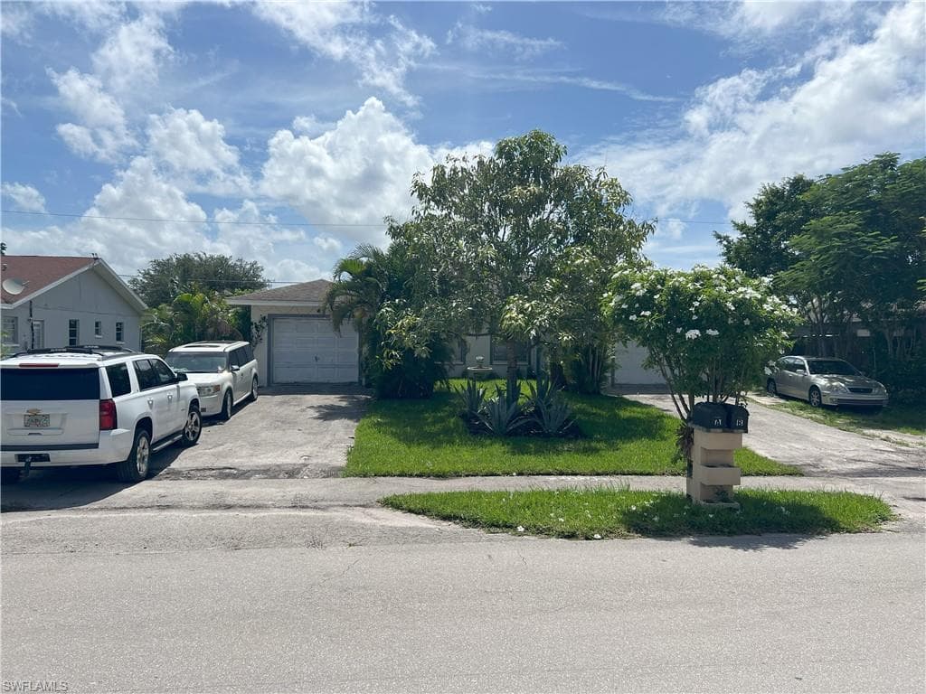2148 Sunshine Blvd, Naples, FL 34116-2