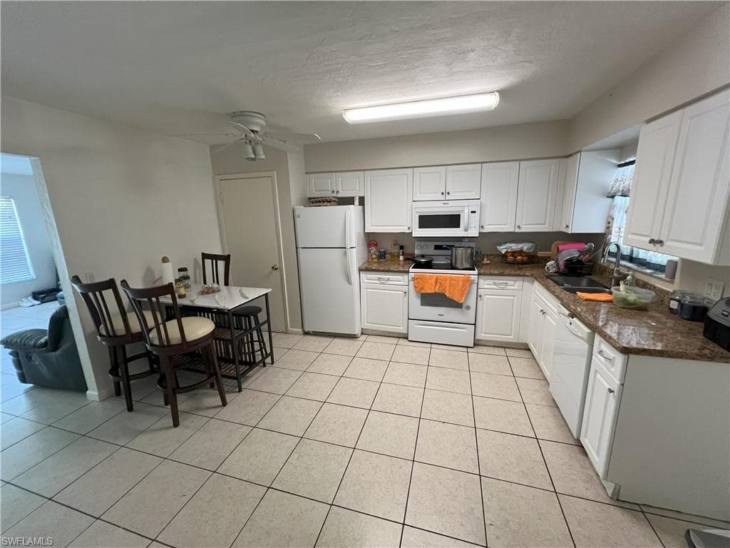 2148 Sunshine Blvd, Naples, FL 34116-8