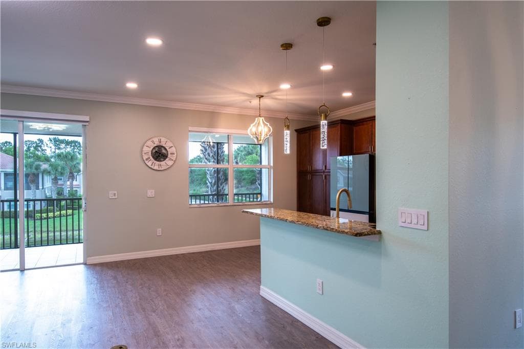 6533 Monterey Pt 204, Naples, FL 34105-9