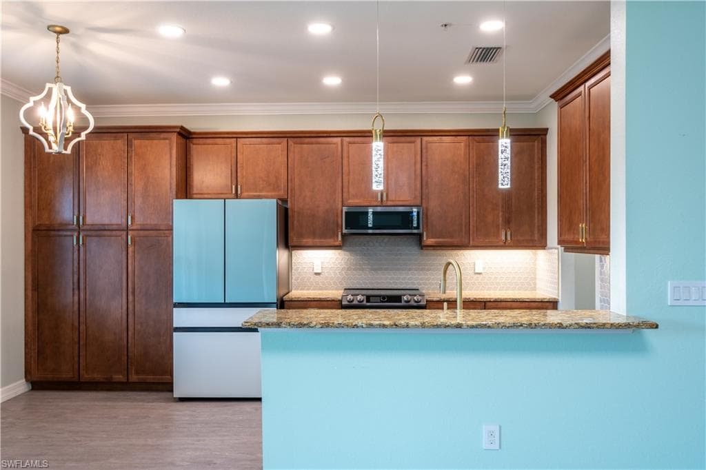 6533 Monterey Pt 204, Naples, FL 34105-10