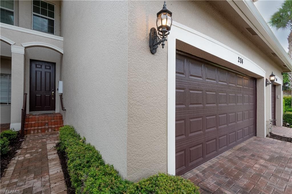 6533 Monterey Pt 204, Naples, FL 34105-32