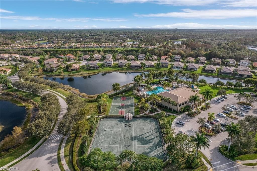 6533 Monterey Pt 204, Naples, FL 34105-35