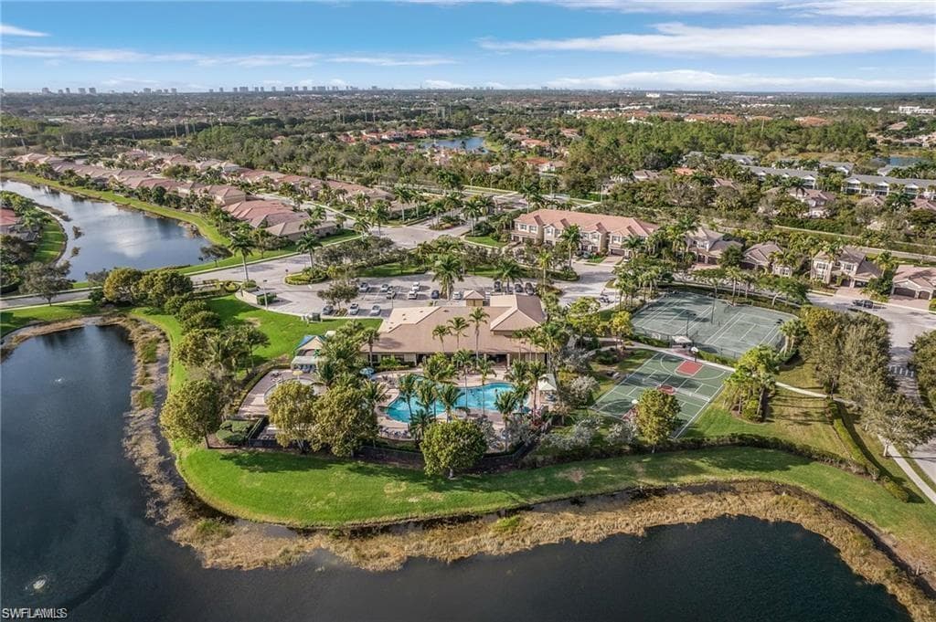 6533 Monterey Pt 204, Naples, FL 34105-37