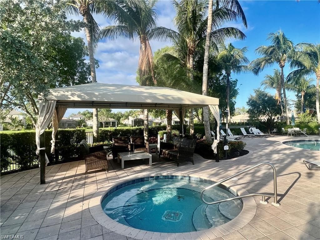 6533 Monterey Pt 204, Naples, FL 34105-39