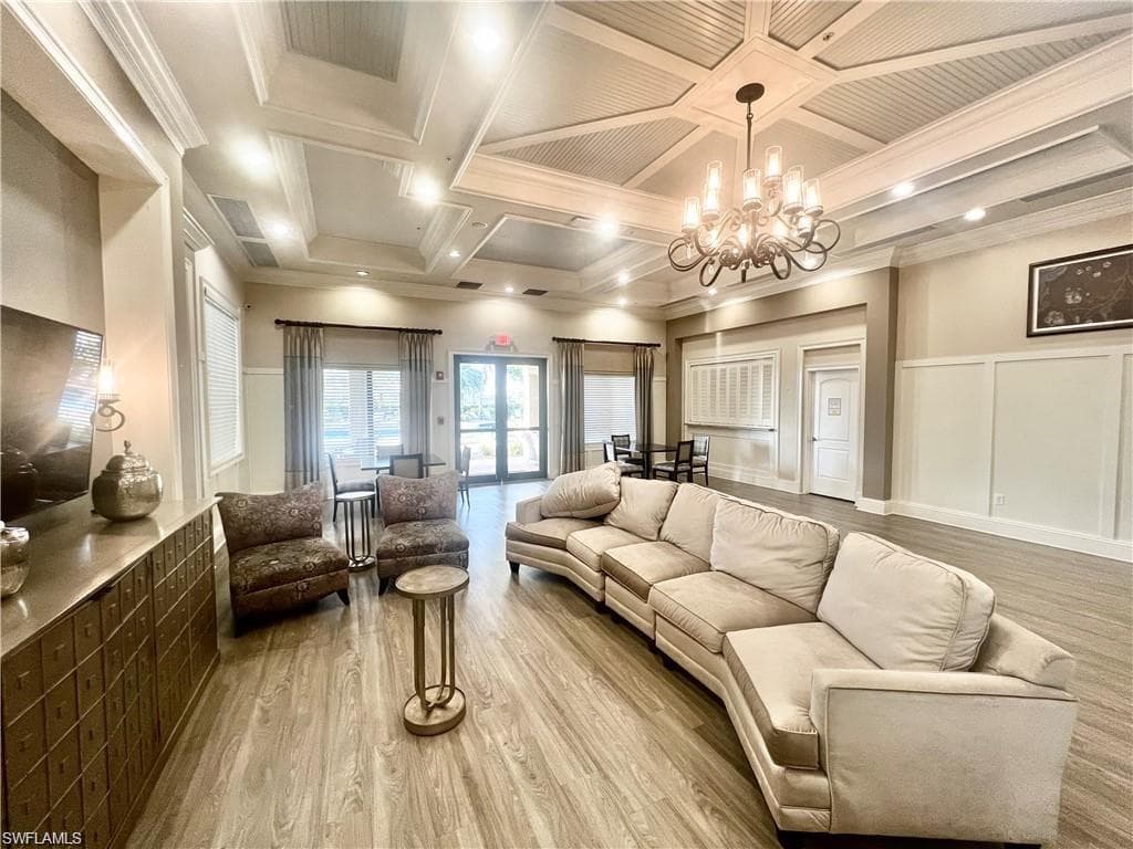 6533 Monterey Pt 204, Naples, FL 34105-44