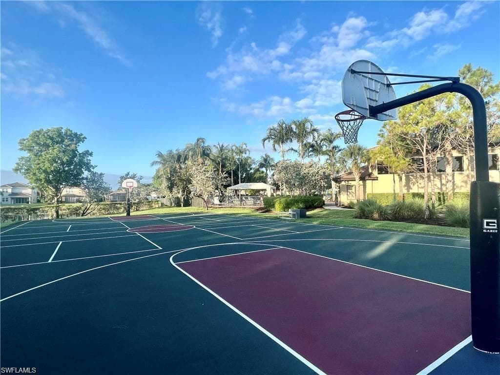 6533 Monterey Pt 204, Naples, FL 34105-45