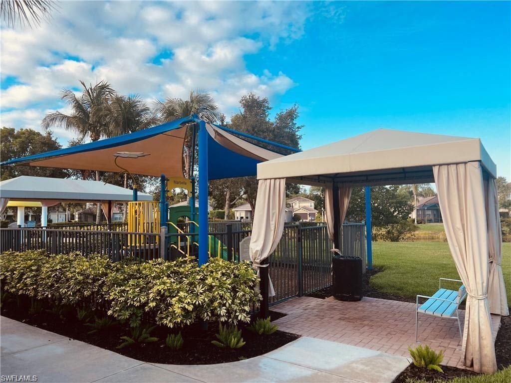 6533 Monterey Pt 204, Naples, FL 34105-46