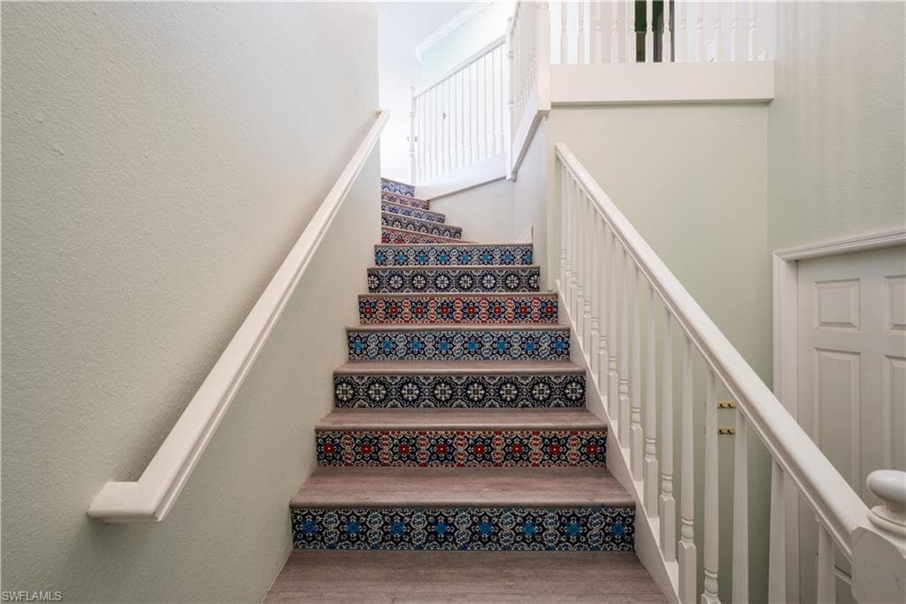 6533 Monterey Pt 204, Naples, FL 34105-5
