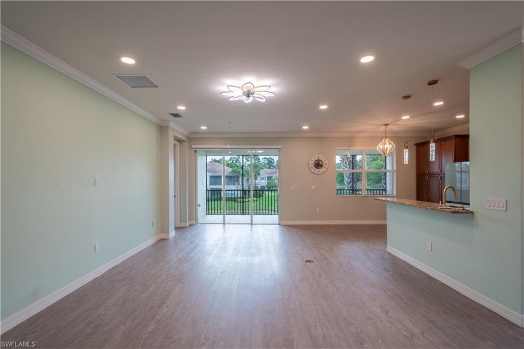 6533 Monterey Pt 204, Naples, FL 34105-7