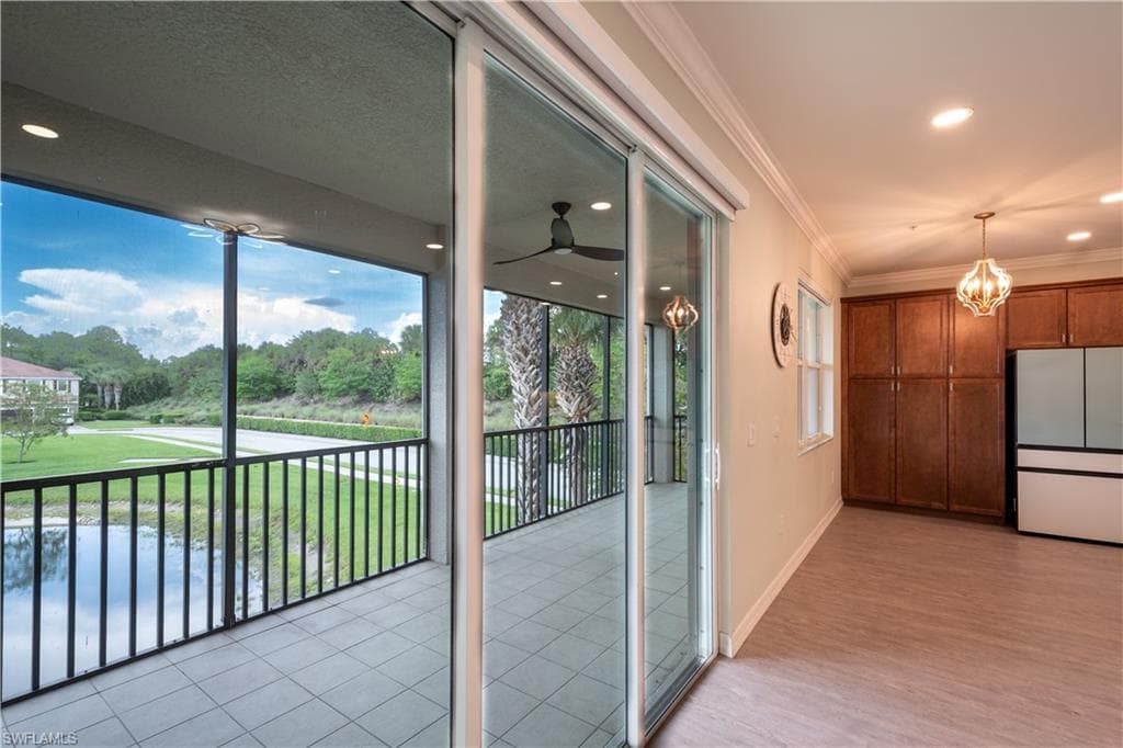6533 Monterey Pt 204, Naples, FL 34105-8