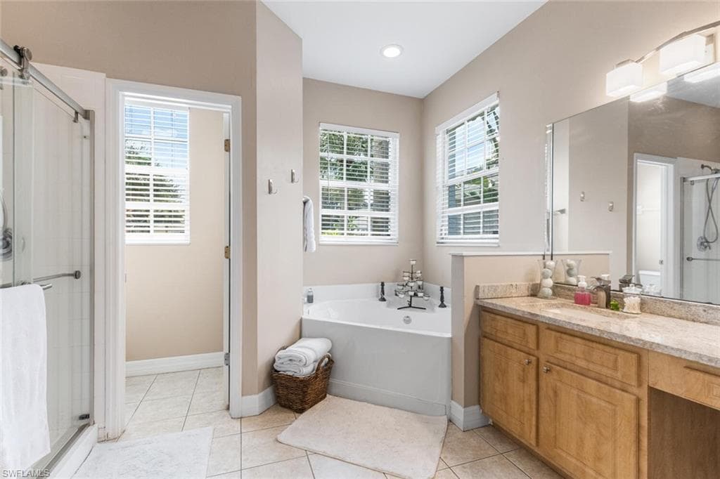 109 Burnt Pine Dr, Naples, FL 34119-9