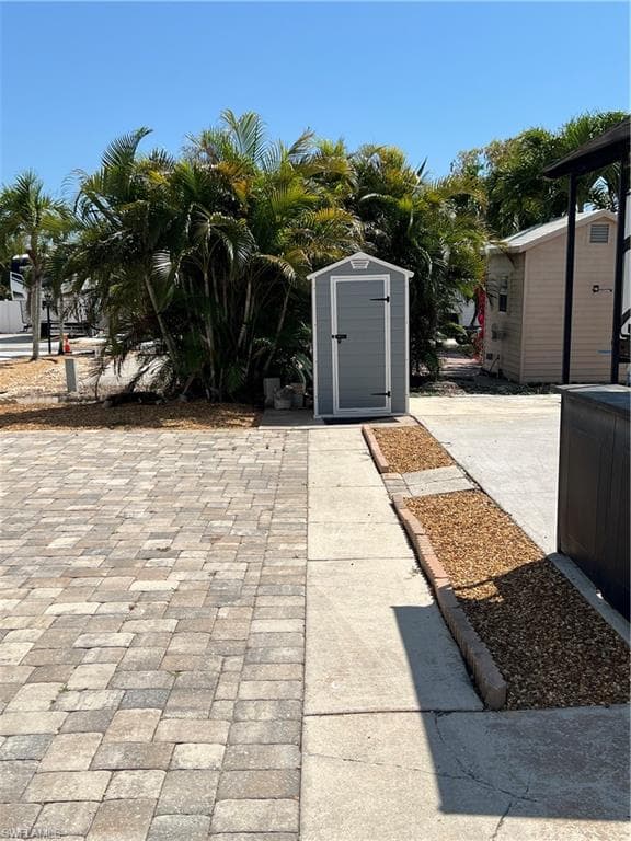 5509 Black Pug Dr, Fort Myers, FL 33908-5