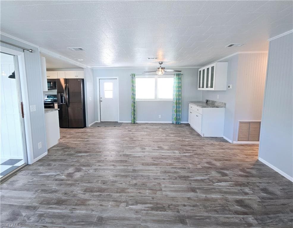 130 Enchanting Blvd E-130, Naples, FL 34112-4