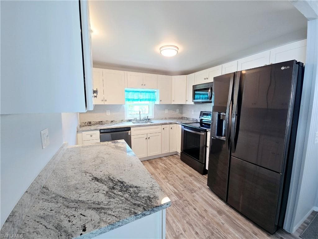 130 Enchanting Blvd E-130, Naples, FL 34112-6