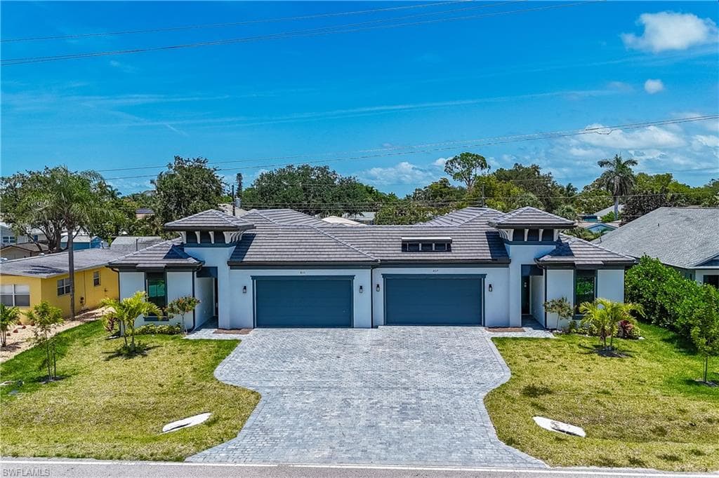 833 91st Ave N, Naples, FL 34108-18