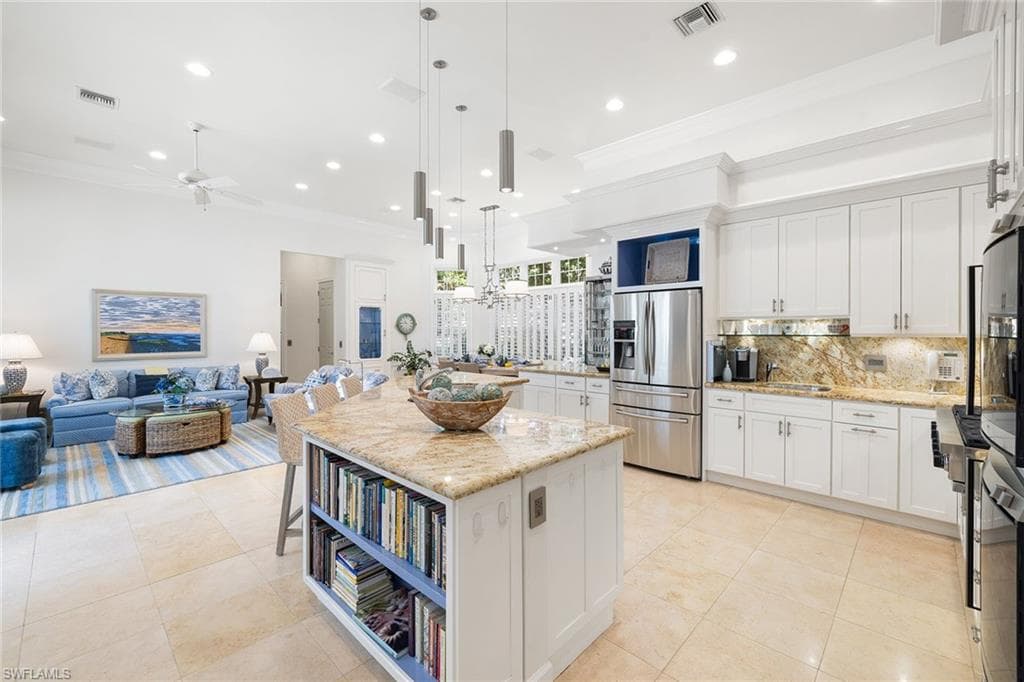 7004 Verde Way, Naples, FL 34108-16
