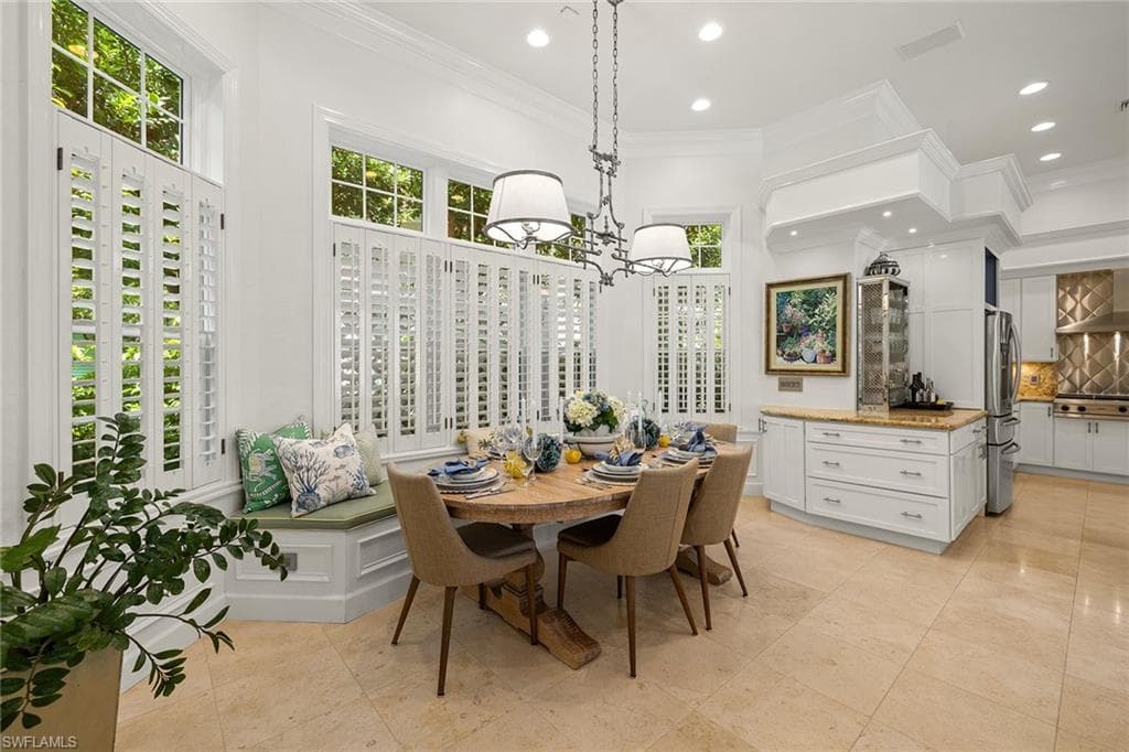 7004 Verde Way, Naples, FL 34108-19