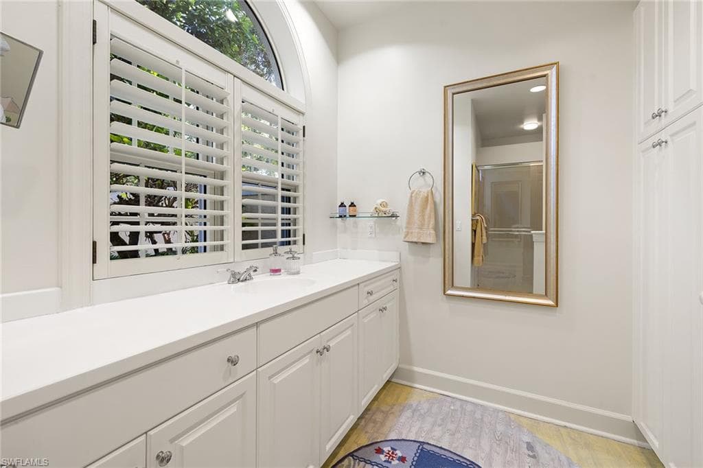 7004 Verde Way, Naples, FL 34108-39