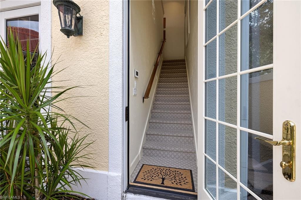 7004 Verde Way, Naples, FL 34108-40