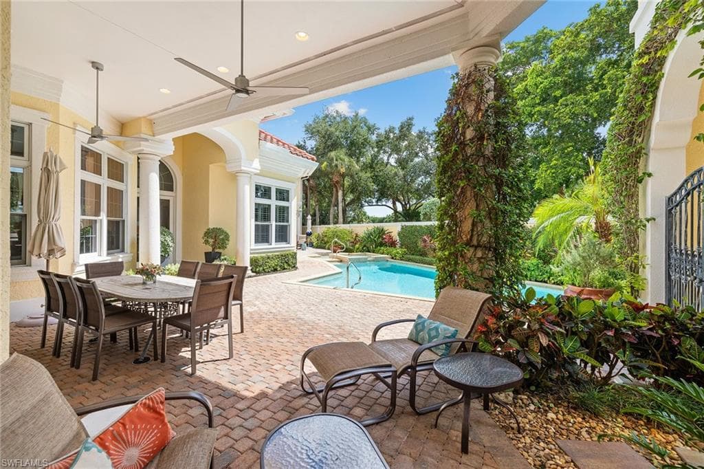 7004 Verde Way, Naples, FL 34108-7